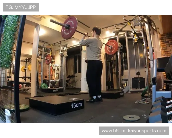 举重训练营开展新手家长培训班解答训练疑问，举重训练方法演进